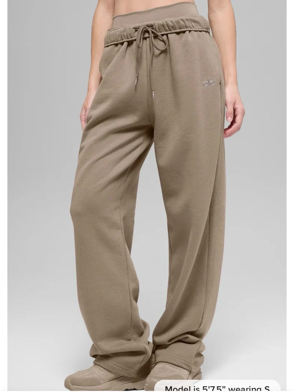 Alo yoga Accolade Straight Leg Sweatpant nwt size medium - Picture 1 of 3